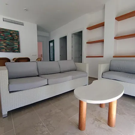 Dona Lola Zahara Apartment *