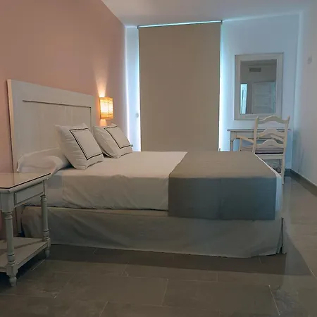 Dona Lola Zahara Apartment *
